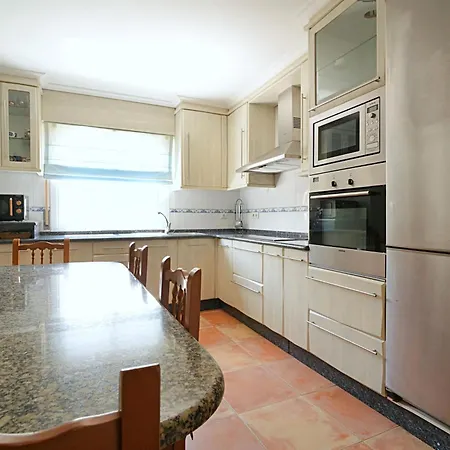 Casa Muy Proxima A Sanxenxo Меанио